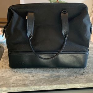 Beis Weekender Bag in Black